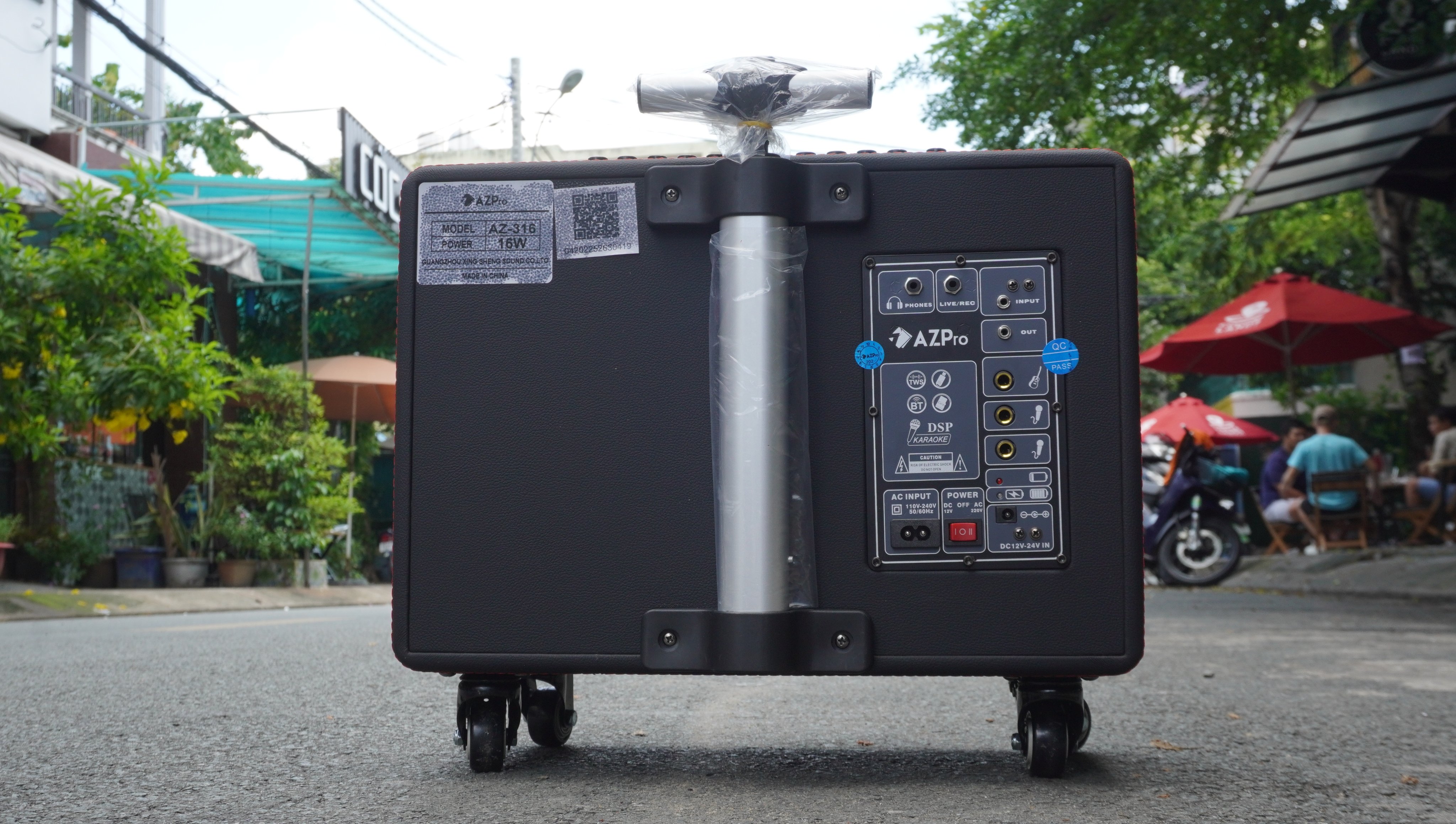 Loa karaoke AZPro AZ-316 kèm 2 micro không dây